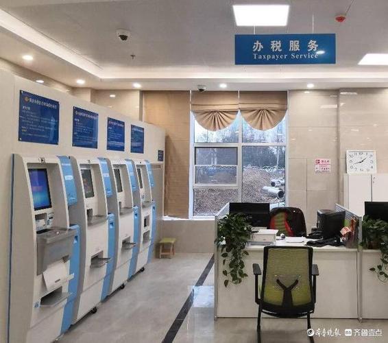 还是传统的高柜台,只能办理存取转账及个人信贷业务